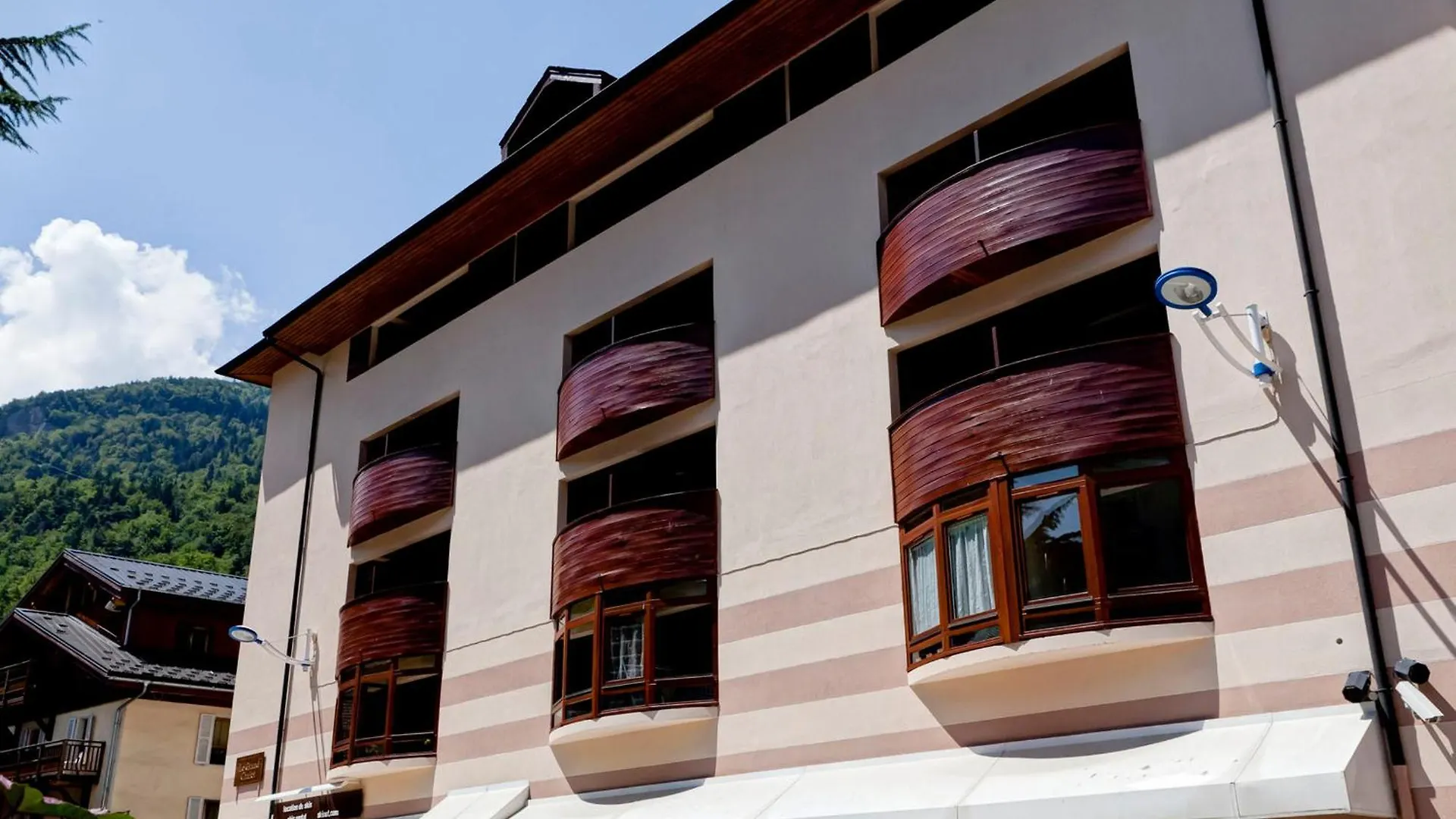 Studio Avec Balcon, Parking Et Wi-Fi Au Coeur De Brides-Les-Bains - Fr-1-512-266 0*,  France