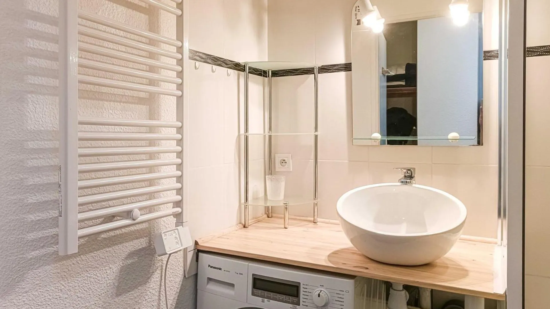 Apartment Studio Avec Balcon, Parking Et Wi-Fi Au Coeur De Brides-Les-Bains - Fr-1-512-266 France
